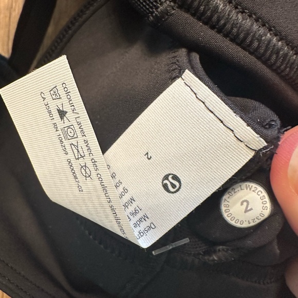NWT Lululemon In Alignment Long Line Bra 2 Black - Picture 4 of 7